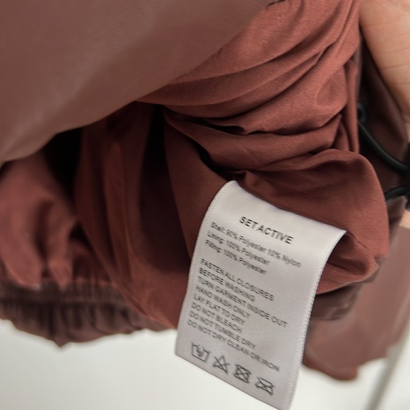 SET ACTIVE Oversized Puffer Jacket in Coco Brown - XS - Picture 9 of 9